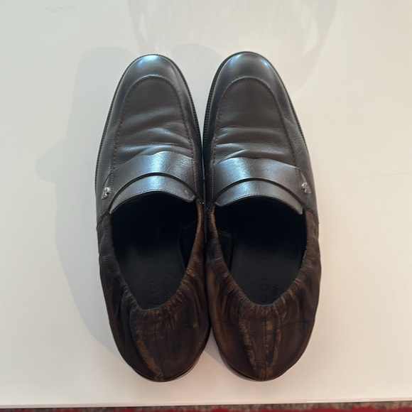 Authentic Gucci shoes with elastic lay flat back. Like new sole has no markings. - Picture 4 of 6